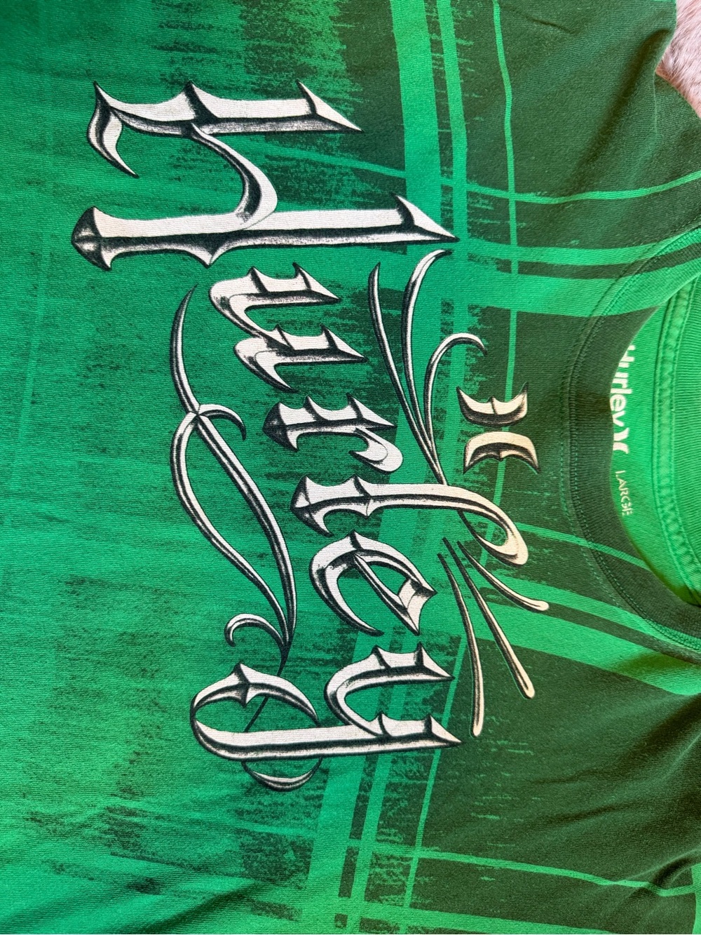 Hurley Green Graphic Logo Tee - Picture 2 of 6